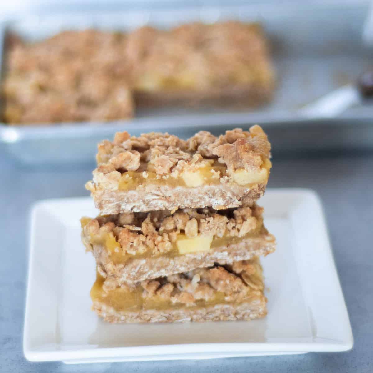 Cardamom Apple Oatmeal Bars