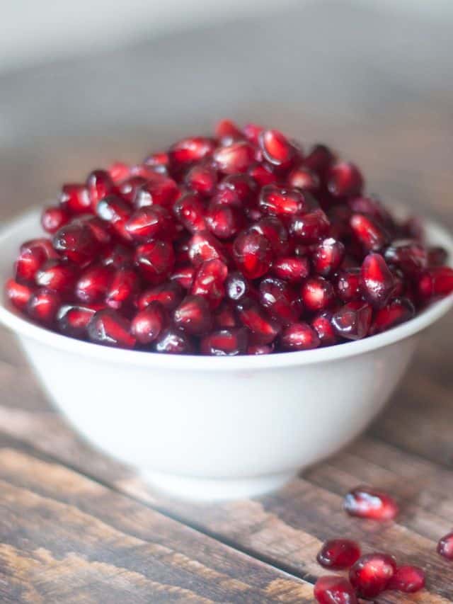 3 Ways to Deseed a Pomegranate